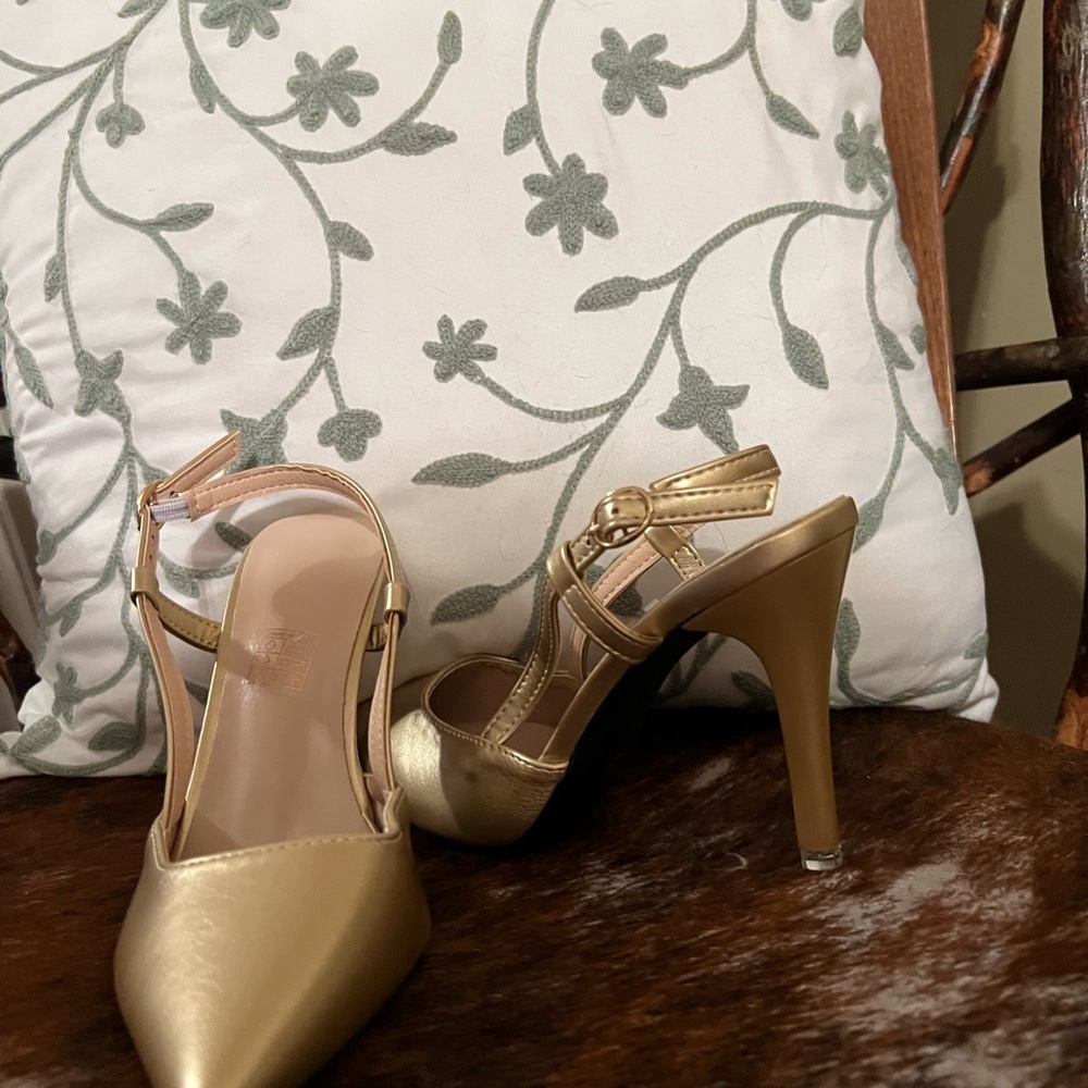 Metallic Gold Pointed Slingback Heels - Picture 2 of 3